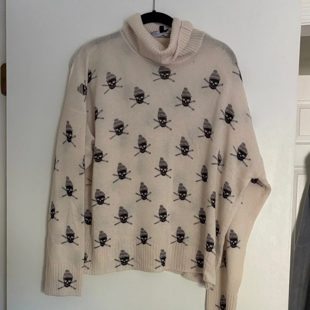 NWT Skull Cashmere Beige Skull Pattern Turtleneck Sweater - Picture 1 of 4
